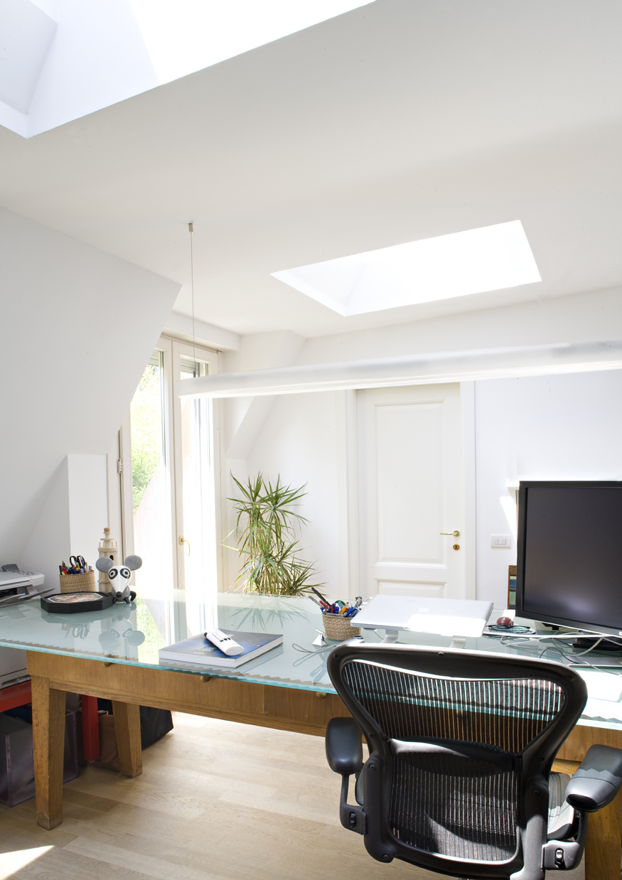 ufficio con finestre